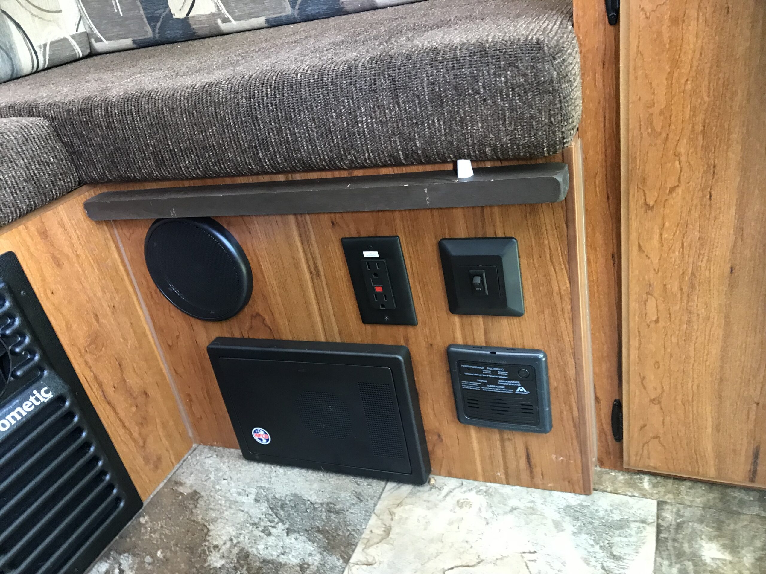a.frame.camper.interior.7