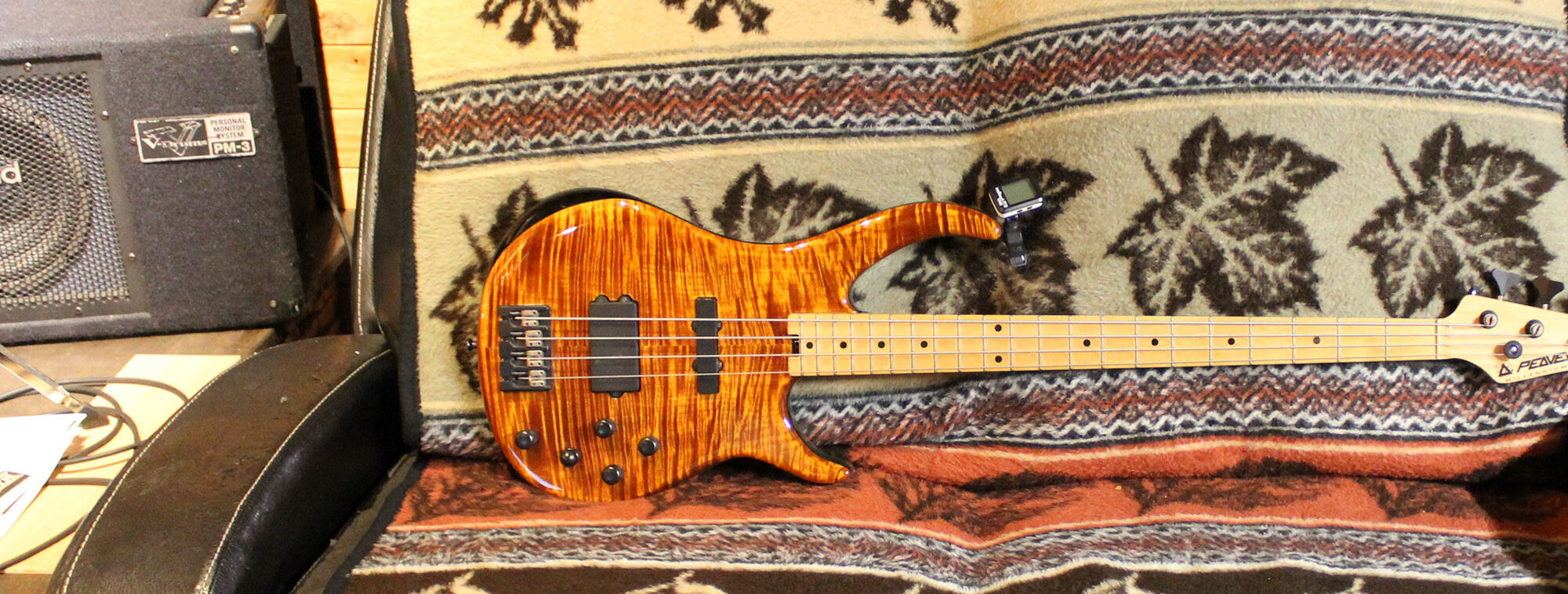 bass guitar header